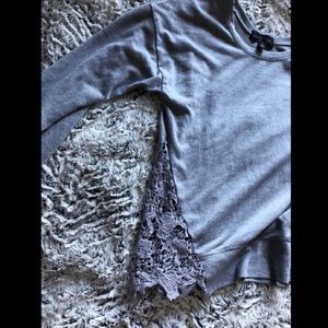 Women’s long sleeve top